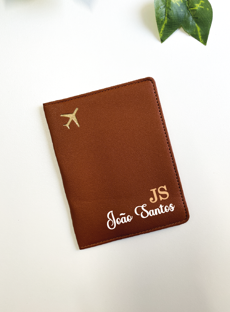 Capa / Porta Passaporte personalizado com seu nome e iniciais Preto