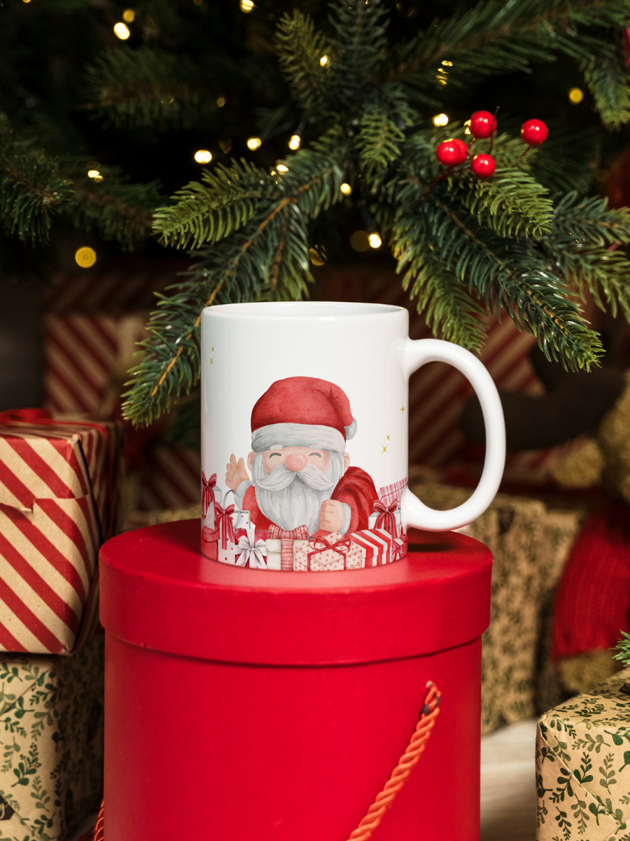 Caneca de Natal em cerâmica branca com estampa temática natalícia.