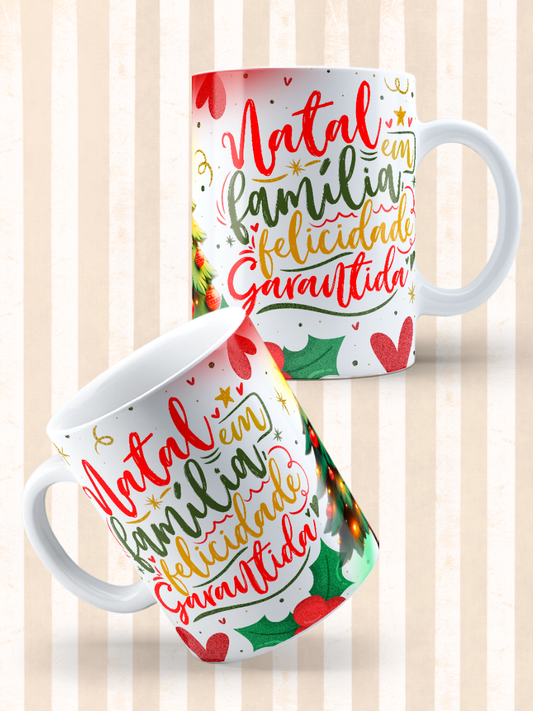 Caneca de Natal em cerâmica branca com estampa temática natalícia.